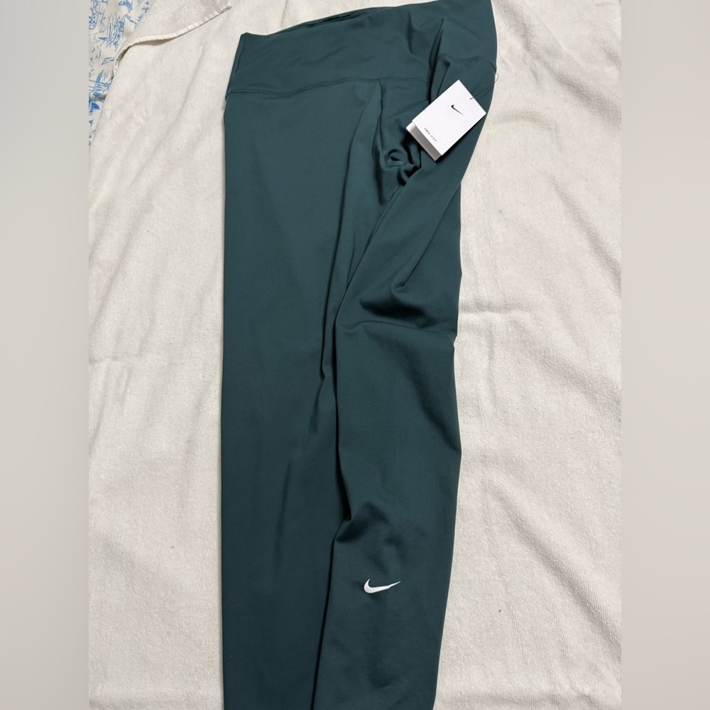 Nike dri fit NWT leggings